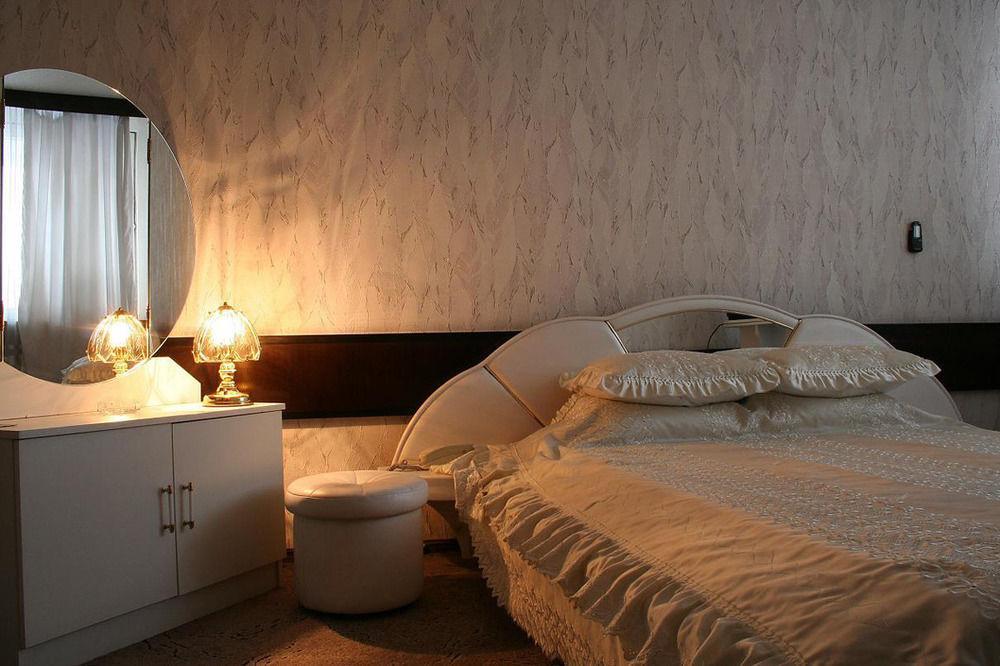 Cosmos Hotel Kişinev Dış mekan fotoğraf