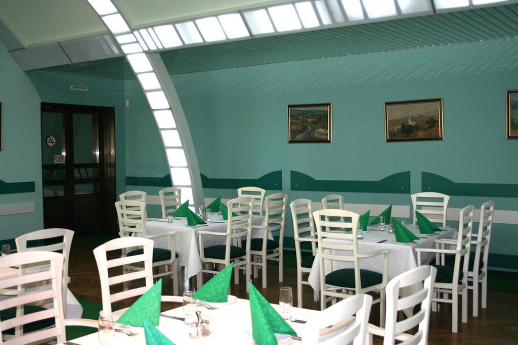 Cosmos Hotel Kişinev Dış mekan fotoğraf