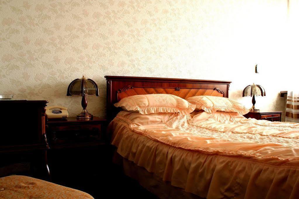Cosmos Hotel Kişinev Dış mekan fotoğraf